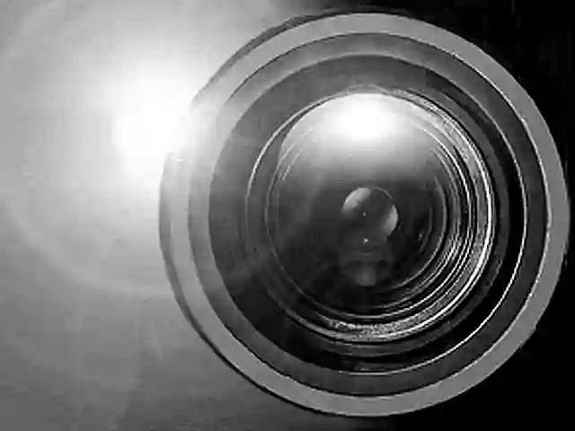 photographic lens with light flaring